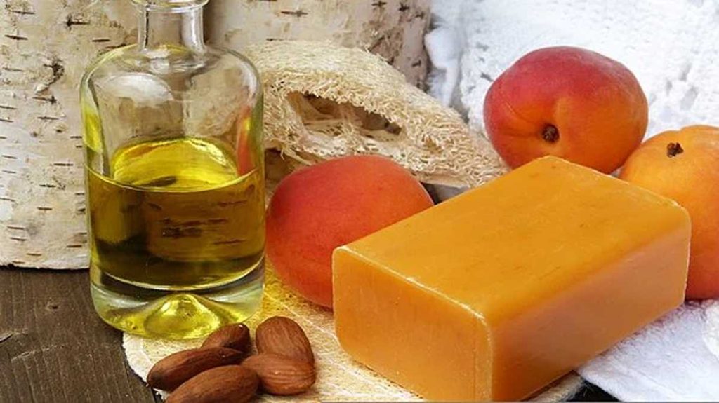 How To Get White Teeth Naturally