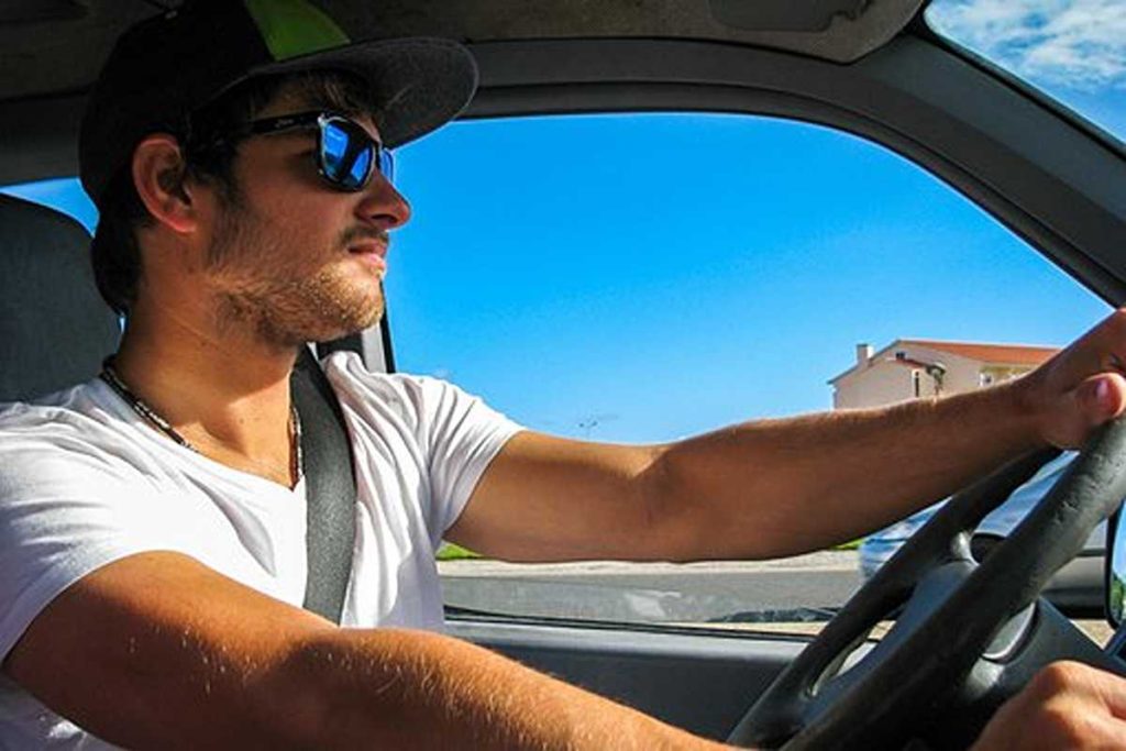 Stay Focussed While Driving a Car