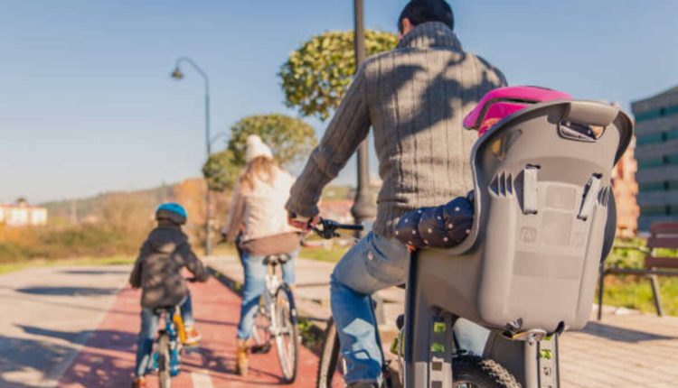 Bike Riding Babe Wants a Public Bang!