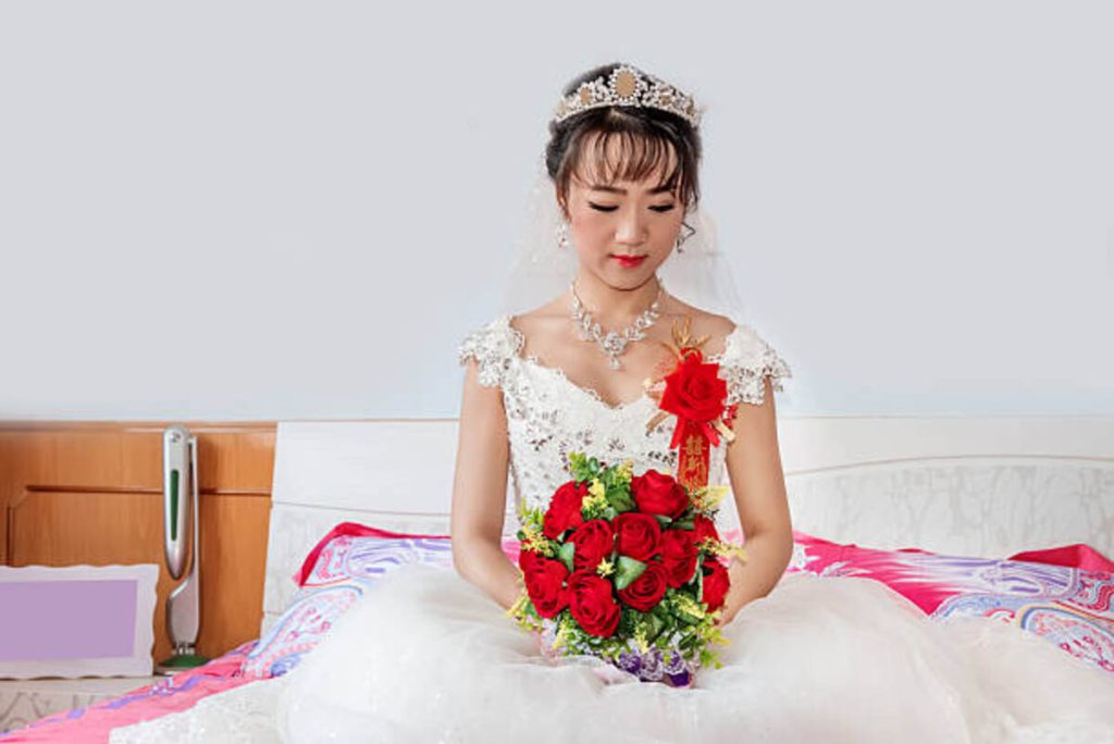 How to Wear a Red Strapless Dress