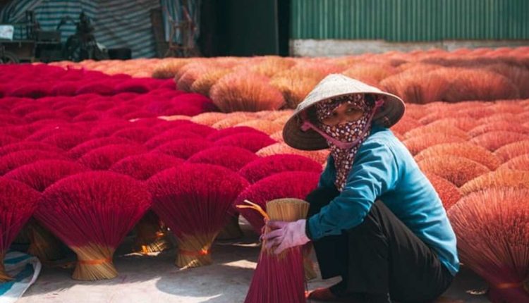 temporary warehouse workers